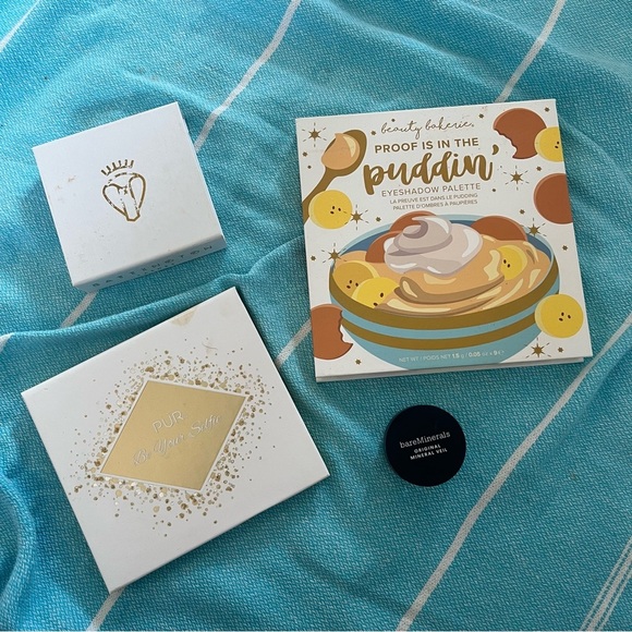 Make up bundle never used - BRAND NEW - Picture 2 of 7